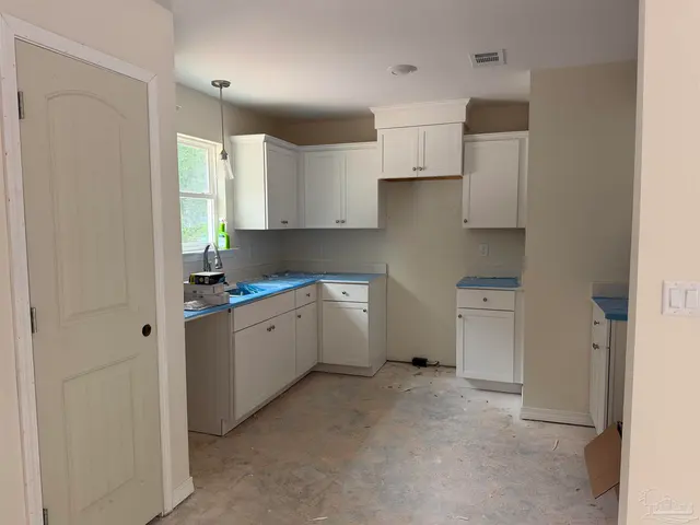 4112 Charles Cir property photo