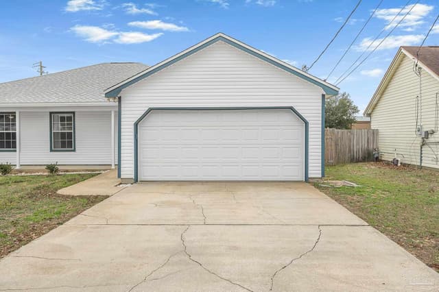 2285 Estate Cir, Navarre FL 32566 photo 4