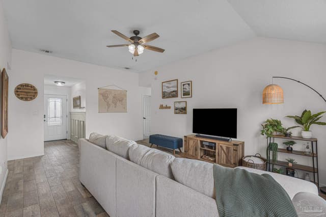 2285 Estate Cir, Navarre FL 32566 photo 13