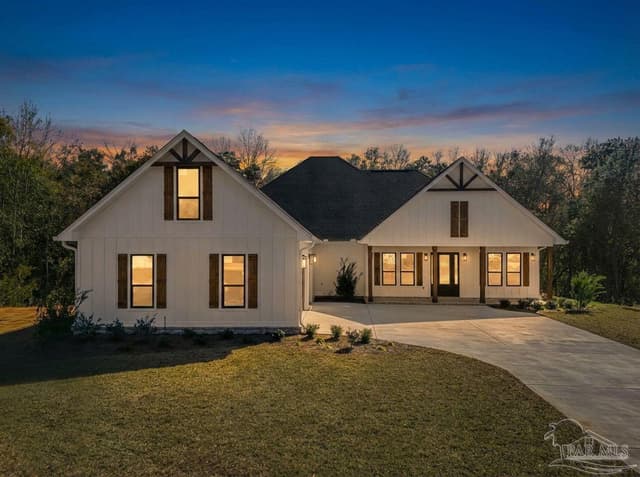 5806 Highland Lake Dr, Milton FL 32583 exterior