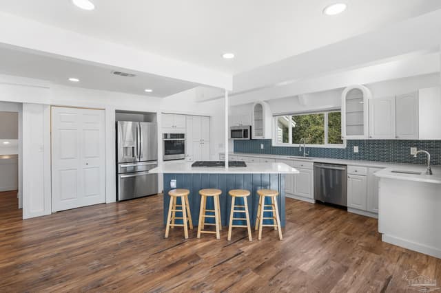 520 Parish Blvd, Mary Esther FL 32569 photo 3
