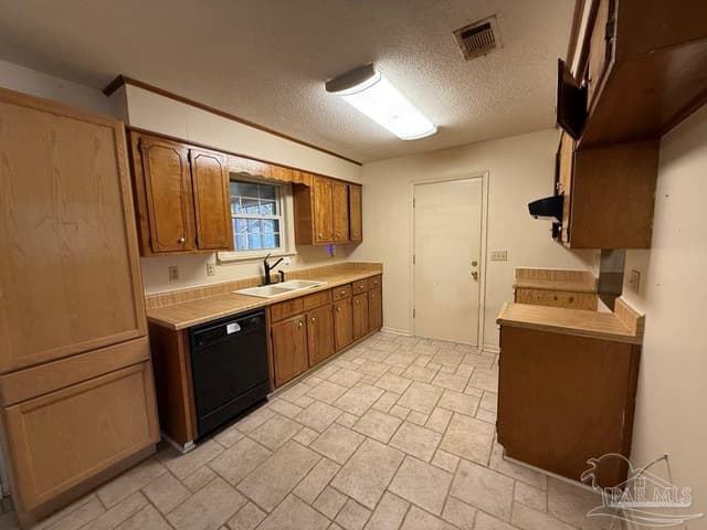 6413 Meadow Field Cir property photo