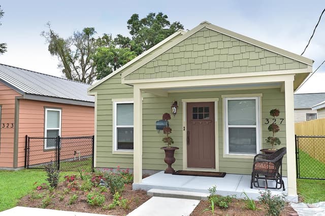 327 N Reus St, Pensacola FL 32501 exterior