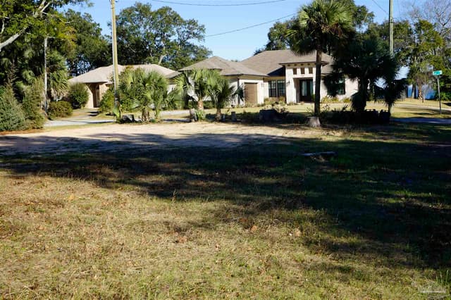900 Scenic Hwy, Pensacola FL 32503 exterior