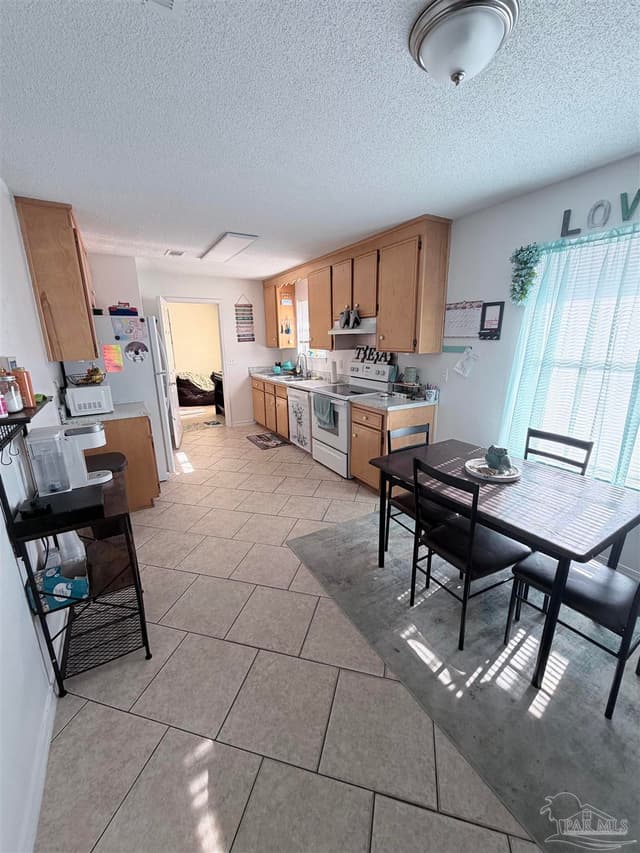 4252 Castille Ave, Milton FL 32571 photo 4