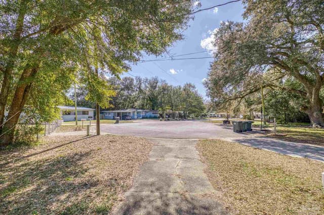 514 S Edgewood Cir, Pensacola FL 32506 photo 13
