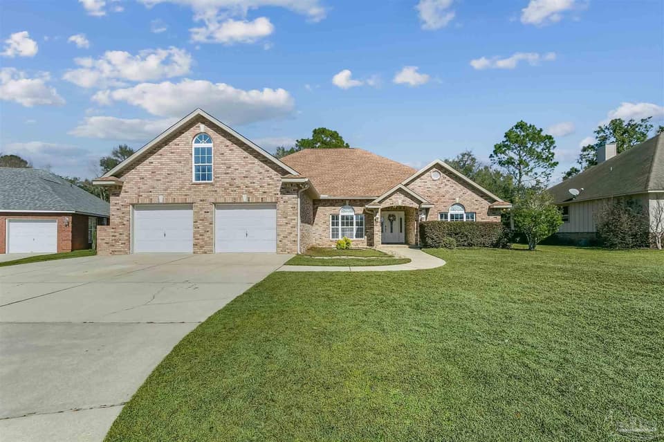 5643 Dunbar Cir, Milton FL 32583 photo 1