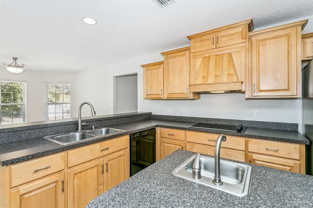 5643 Dunbar Cir, Milton FL 32583 photo 15