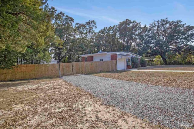 6589 Cedar St, Milton FL 32570 photo 6