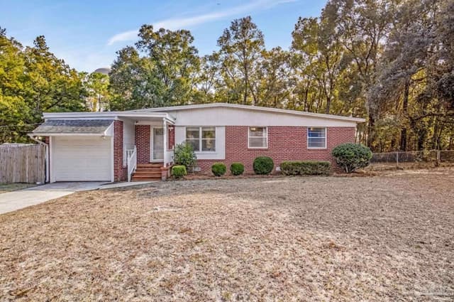 6589 Cedar St, Milton FL 32570 exterior