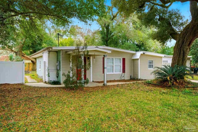 3 Teakwood Cir, Pensacola FL 32506 photo 2