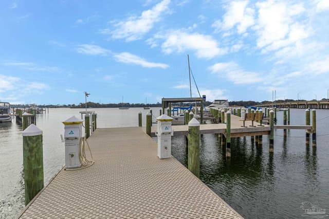 612 S 1st St # 20, Pensacola FL 32507 photo 2