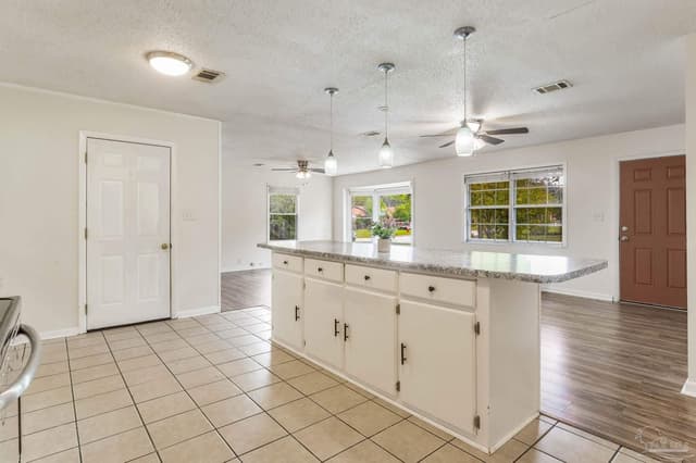 3255 Newton Dr, Pensacola FL 32503 photo 4