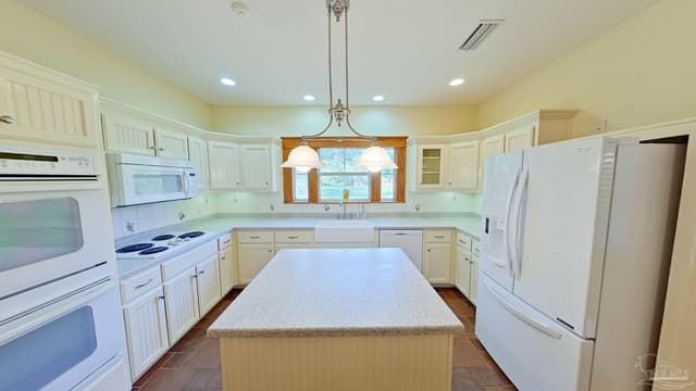 5570 N Blue Angel Pkwy, Pensacola FL 32526 photo 31