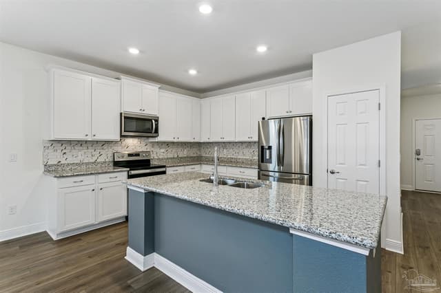 4737 Majestic Palm St, Pace FL 32571 exterior