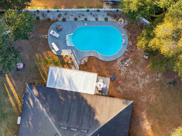 5484 Covered Bridge Ln, Pace FL 32571 exterior