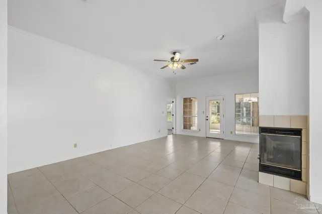4172 Longwood Cir property photo