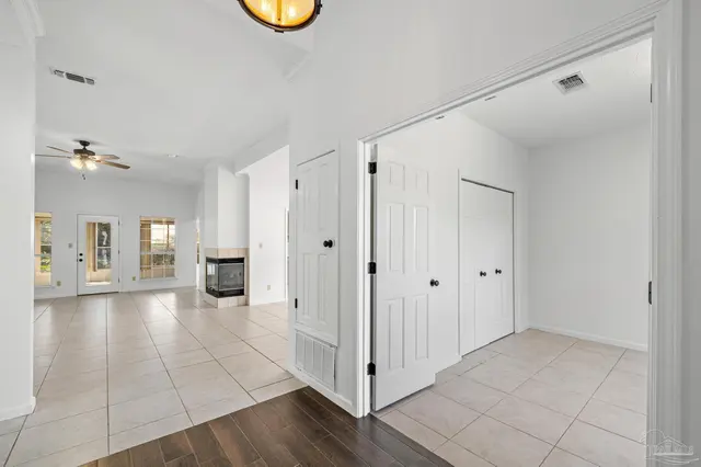 4172 Longwood Cir property photo