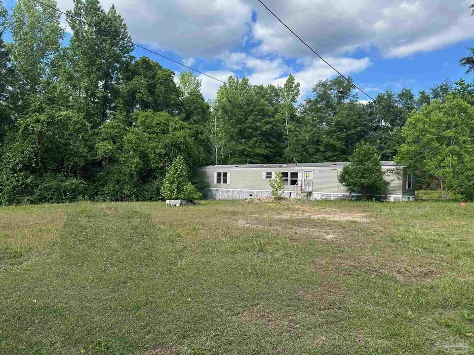 222 Vann Cir, Laurel Hill FL 32567 photo 1