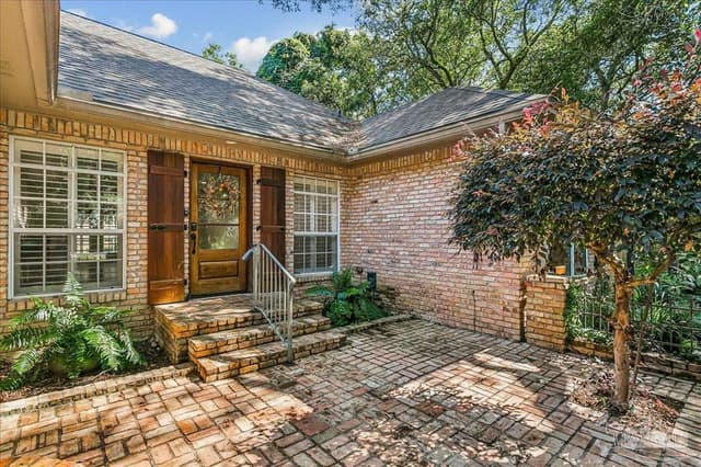 2437 W Bayshore Rd, Gulf Breeze FL 32563 exterior