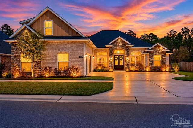 5824 Huntington Creek Blvd, Pensacola FL 32526 exterior