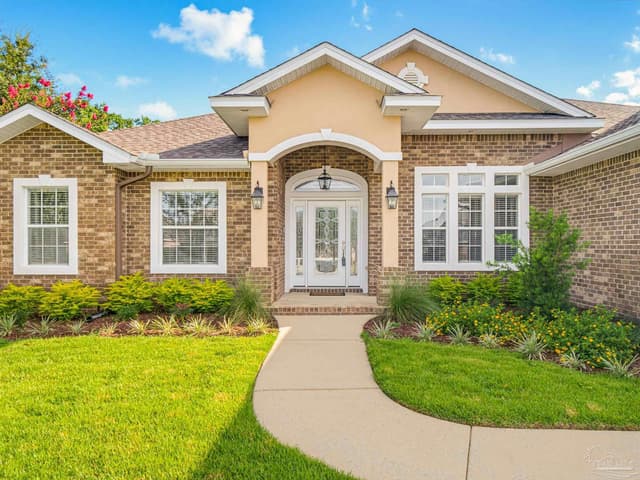 5642 Highland Lake Dr, Milton FL 32583 exterior
