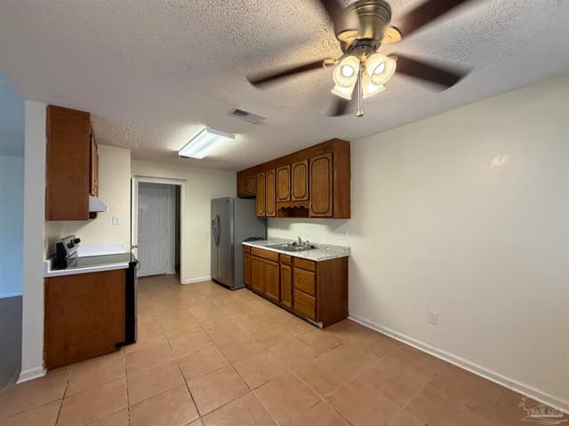 846 Amberway Dr property photo