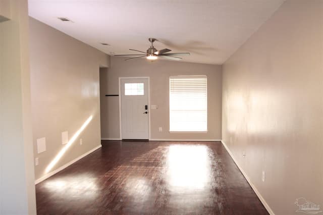 424 Shadow Way Ln property photo