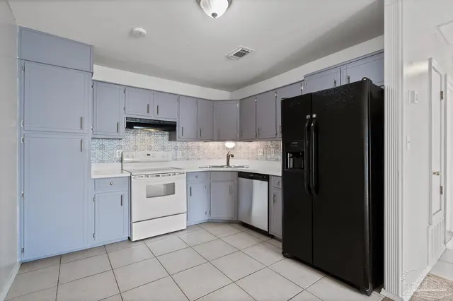 1301 Redwood Ln # A property photo
