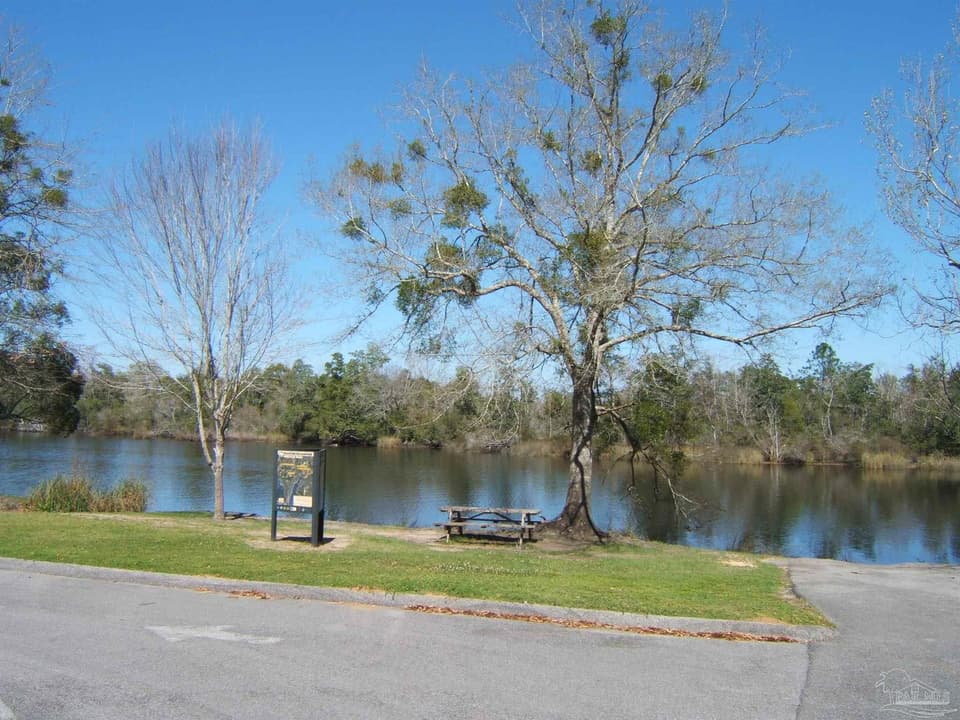 0 Cross St, Bagdad FL 32583 photo 1