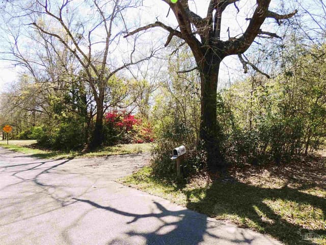 309 Crowndale Rd, Cantonment FL 32533 exterior