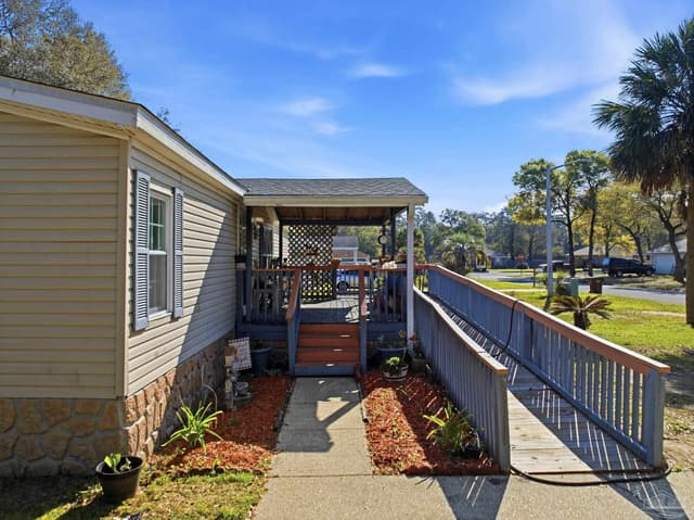 8962 Bluebell St, Milton FL 32583 photo 2