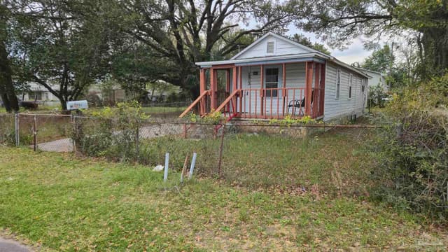 2813 F St property photo