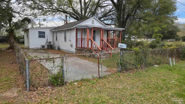 2813 F St property photo