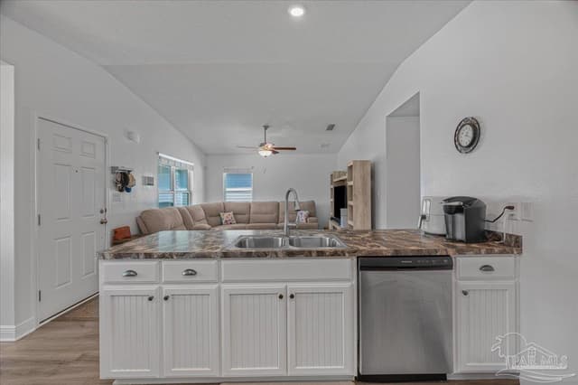 6292 Cardinal Cove Ln property photo