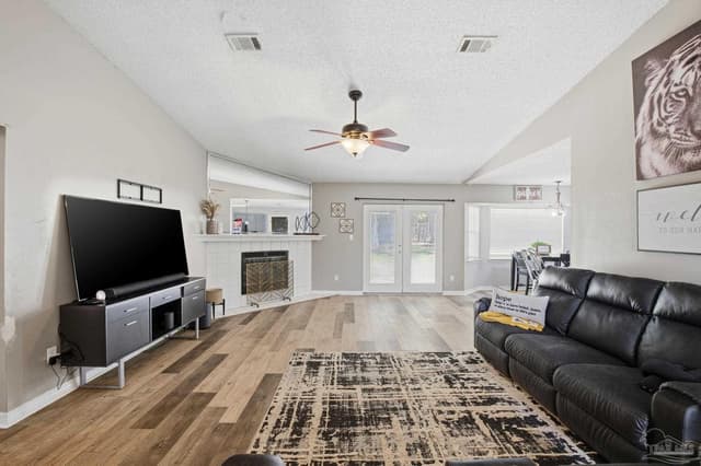 2560 Southern Oaks Dr, Cantonment FL 32533 photo 6
