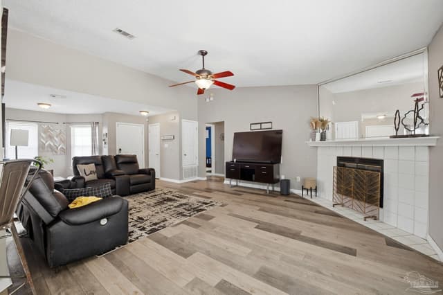 2560 Southern Oaks Dr, Cantonment FL 32533 photo 8