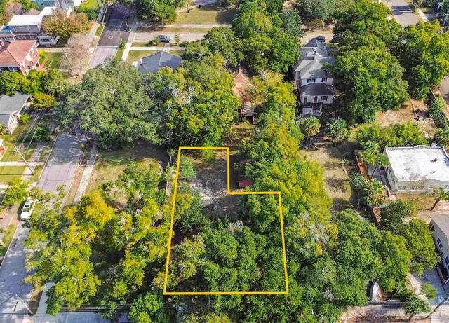 1011 N Reus St, Pensacola FL 32501 exterior