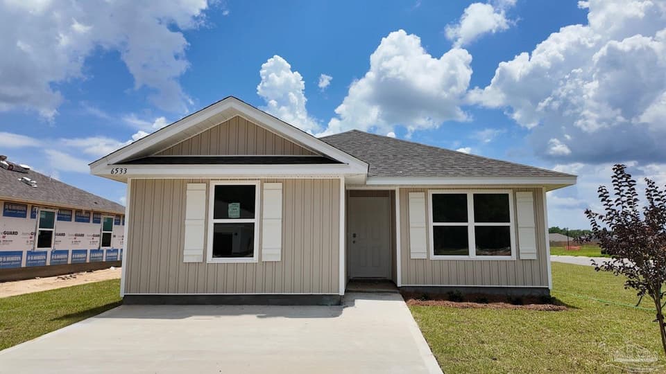 6533 Firefly Dr, Milton FL 32583 photo 1