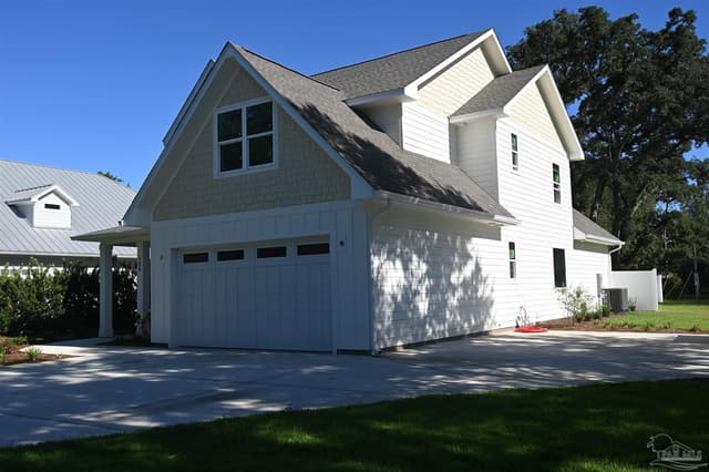 500 Fairpoint Dr property photo