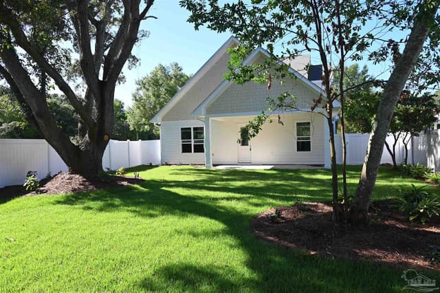 500 Fairpoint Dr, Gulf Breeze FL 32561 photo 3