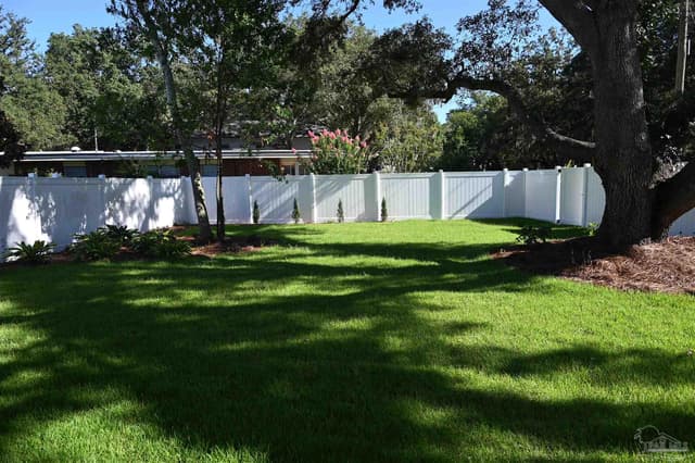 500 Fairpoint Dr property photo