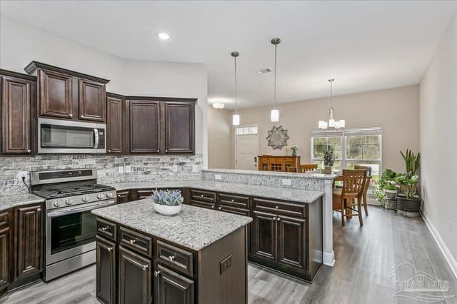 1911 Ladybird Ln, Gulf Breeze FL 32563 photo 11
