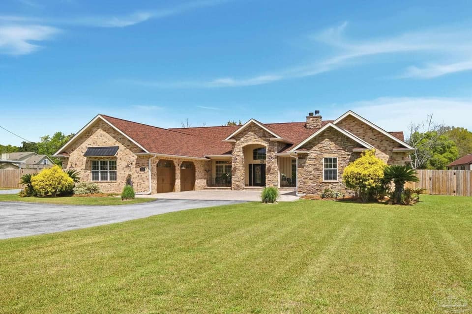 2710 Sandicrest Dr, Cantonment FL 32533 photo 1