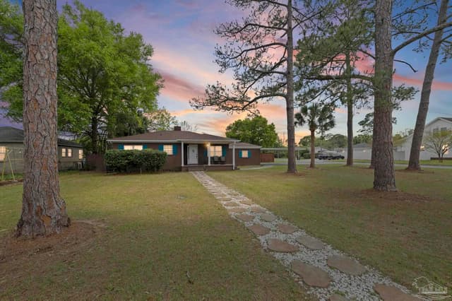 1801 E Cross St, Pensacola FL 32503 exterior