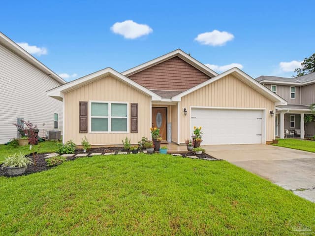 5768 Blackhorse Cir, Pensacola FL 32526 exterior