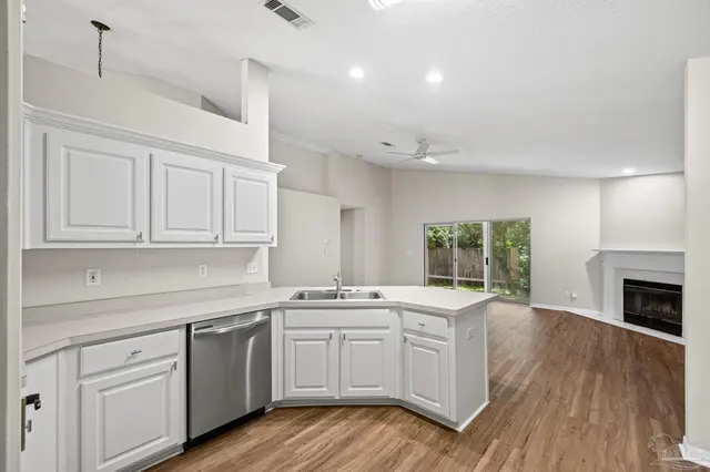 1756 Ivalea Cir, Navarre FL 32566 exterior