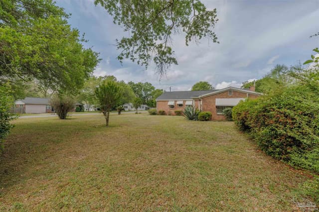 302 Wegner Ave, Cantonment FL 32533 photo 4