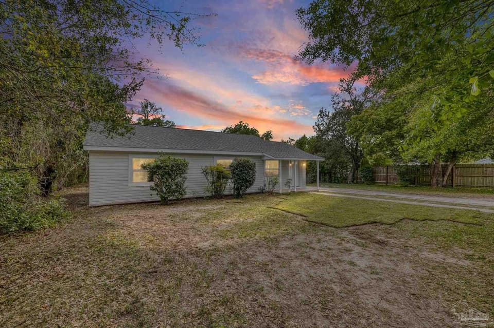 4819 W Jackson St, Pensacola FL 32506 photo 1