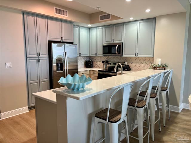 645 Lost Key Dr # 405, Pensacola FL 32507 photo 2